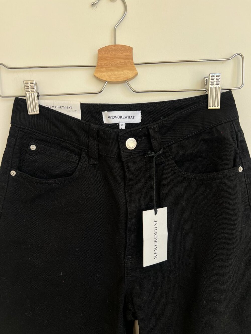 NWT WeWoreWhat Mom Slit Straight Jean in Black, Size 25 Black Jeans With Slit - Picture 7 of 10